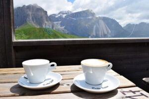premium cappuccino in de bergen